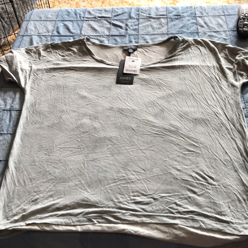 New with tags T-shirt soft jade T-shirt